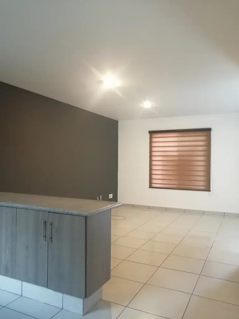 9a6398b5-25d6-4944-b10f-a778d3b87a31-Casas-Venta-FRACCIONAMIENTO-ALVIENTO-Zapopan-Jalisco-3701361.webp