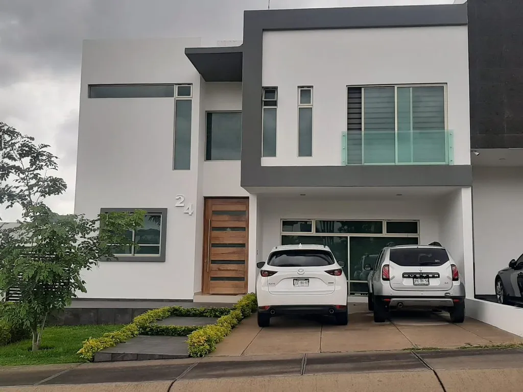 CASA EN VENTA EN COLONIA RESIDENCIAL LOS ROBLES