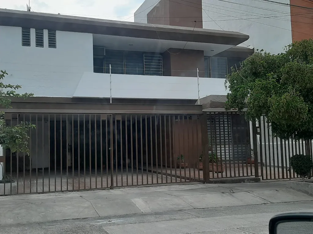 CASA EN VENTA EN COLONIA PROVIDENCIA SUR